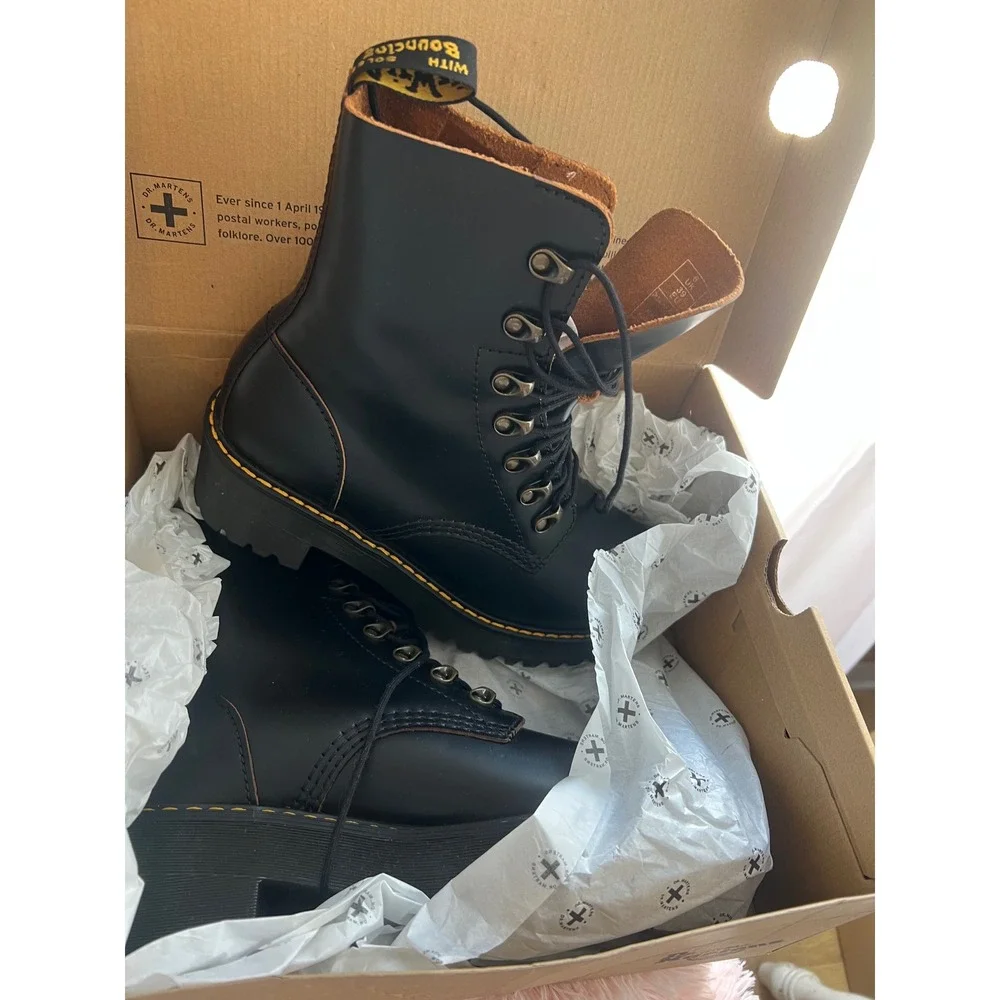 Dr. Martens iconic dr